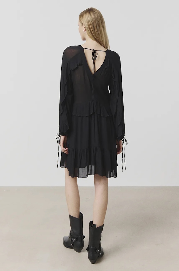 Answear.LAB sukienka casual czarny WA24.SUD014