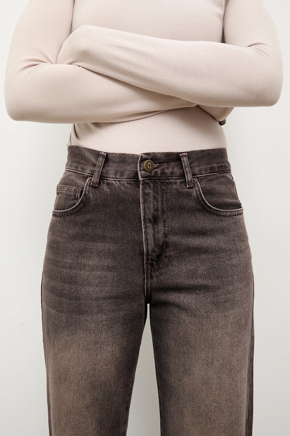 Answear.LAB jeansi 28802W5.TOS maro