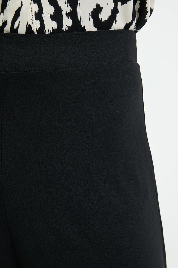 Answear.LAB spodnie czarny vd1584.3.FLK