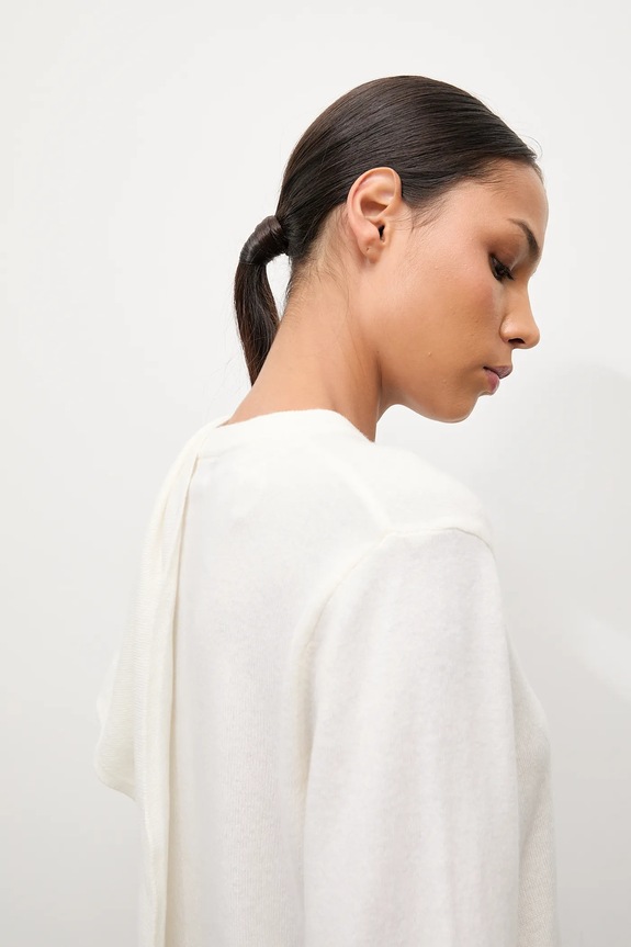 Answear.LAB sweter z wełny merino z apaszką WA25-SWD023