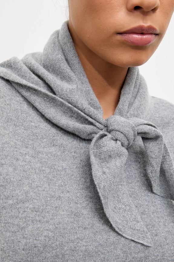 Answear.LAB sweter z wełny merino z apaszką WA25-SWD029