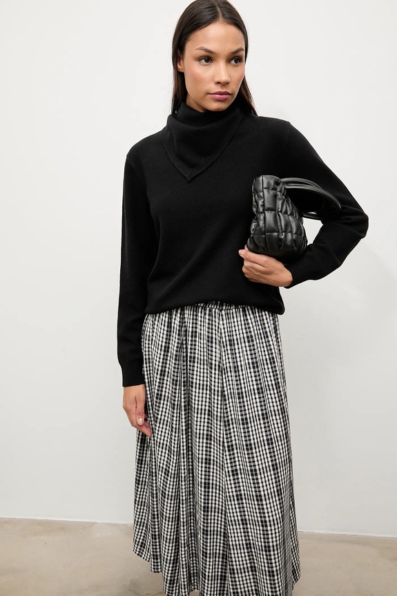 Answear.LAB sweter z wełny merino z apaszką czarny WA25-SWD029