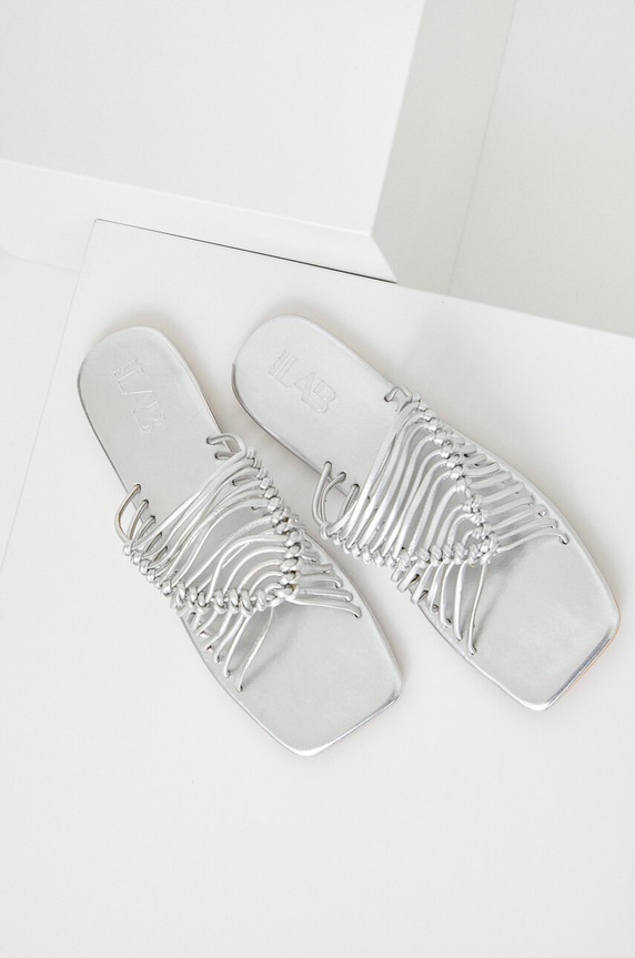 Answear.LAB ciabatte slide in pelle 2022.321.AT argento WS23