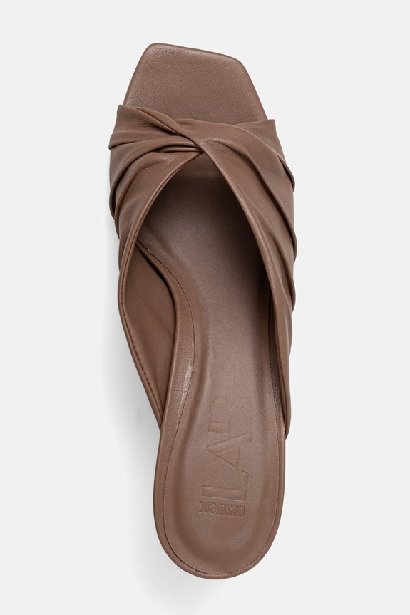 Answear.LAB klapki na szpilce damskie skórzane 322078B.bjk brązowy
