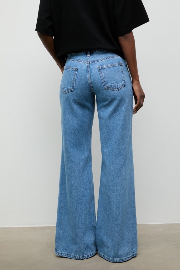 Odzież Answear.LAB jeansy bootcut damskie sng.zdn2.tok niebieski