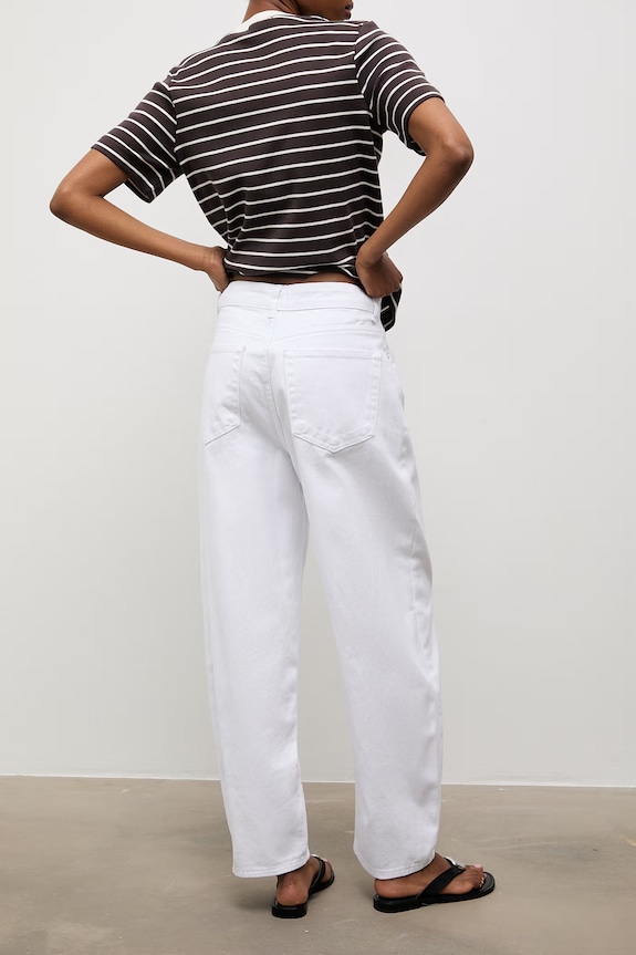 Odzież Answear.LAB jeansy mom fit damskie 993.tok biały