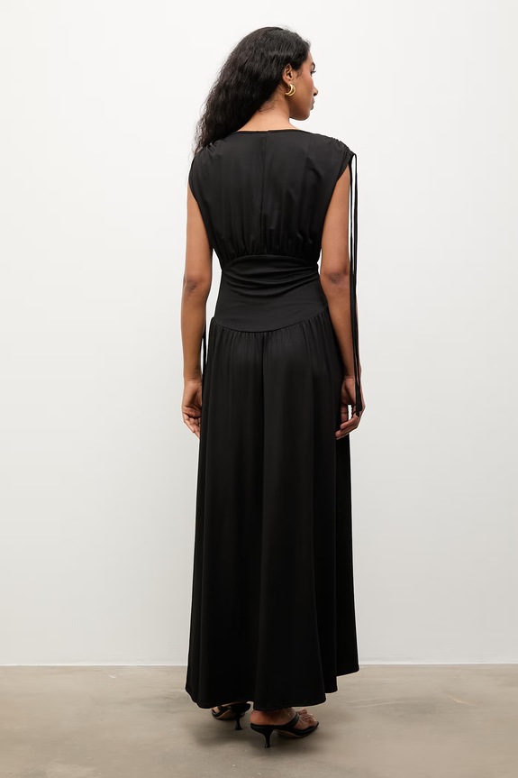 Odzież Answear.LAB sukienka z wiskozą 111691.tok czarny