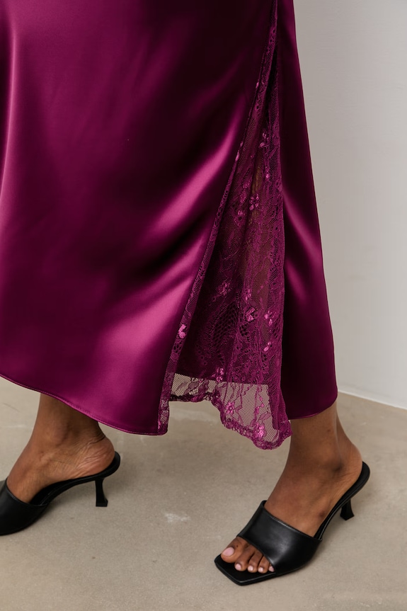 Answear.LAB rochie evazată burgundia 58484.tok