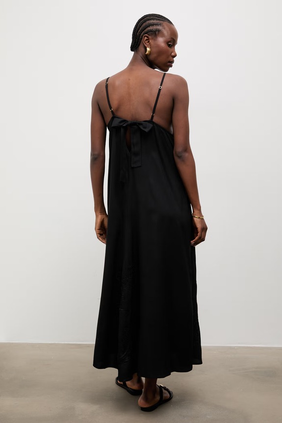 Одежда Answear.LAB платье из вискозы V/33983 чёрный