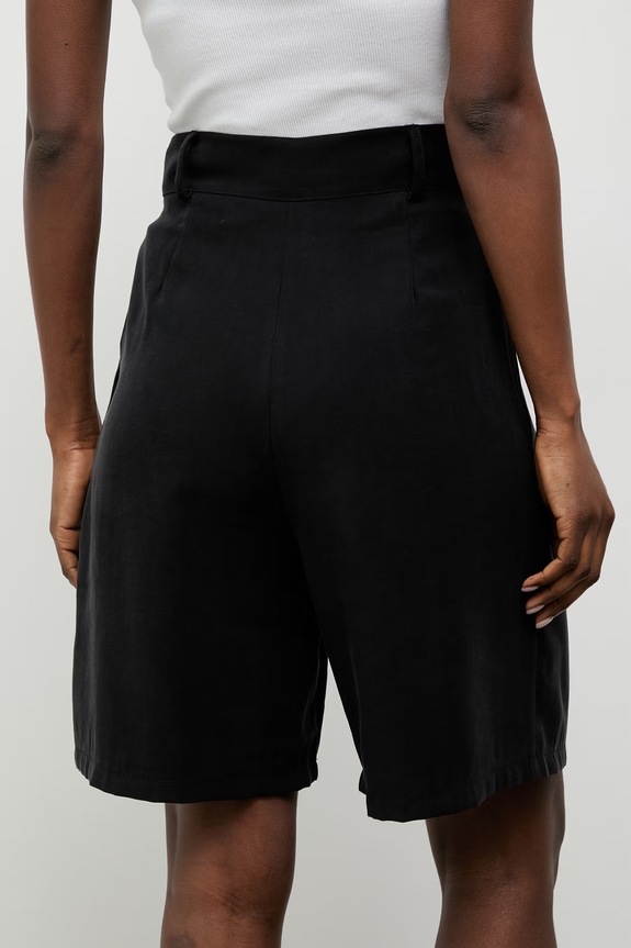 Ρούχα Answear.LAB σορτς κομψά Γυναικεία με βισκόζη 95067.iak μαύρο