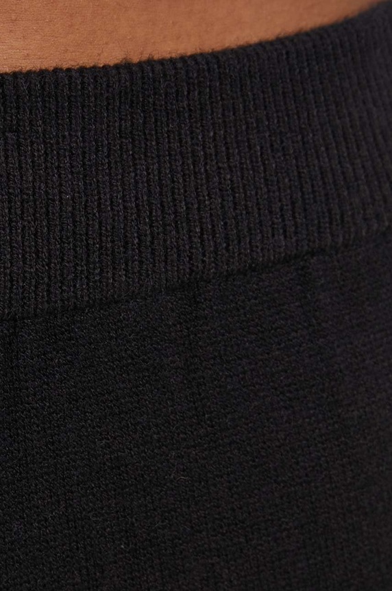 Answear Lab spodnie czarny G8923.KR