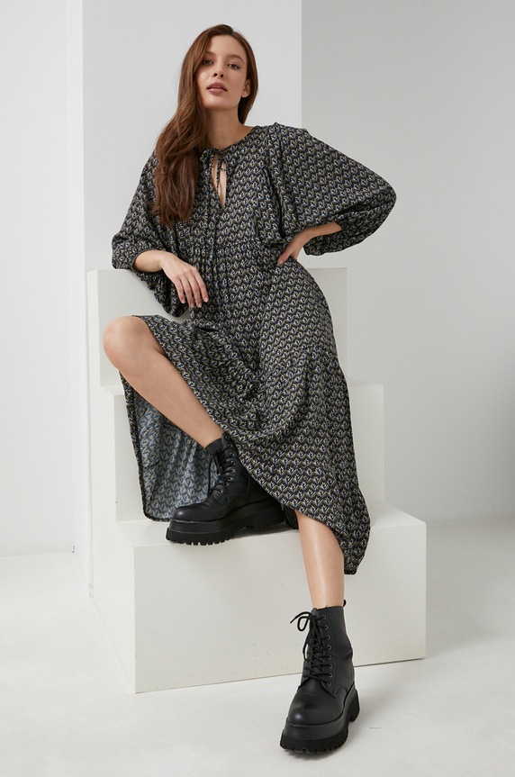 Answear Lab Sukienka trzy czwarte czarny 38648.HX0022V.1KR