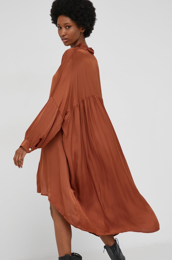 Odzież Answear Lab Sukienka z jedwabiem 20241.1.DA brązowy