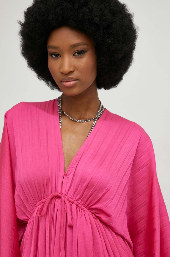 Answear Lab sukienka X kolekcja limitowana SISTERHOOD różowy B8390.JS2