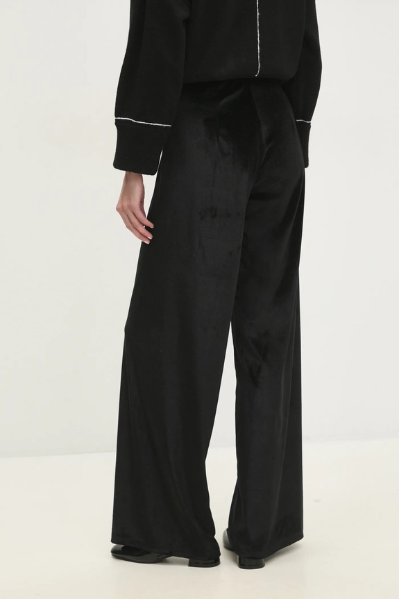 Abbigliamento Answear.LAB pantaloni in velluto 92798.IKK nero