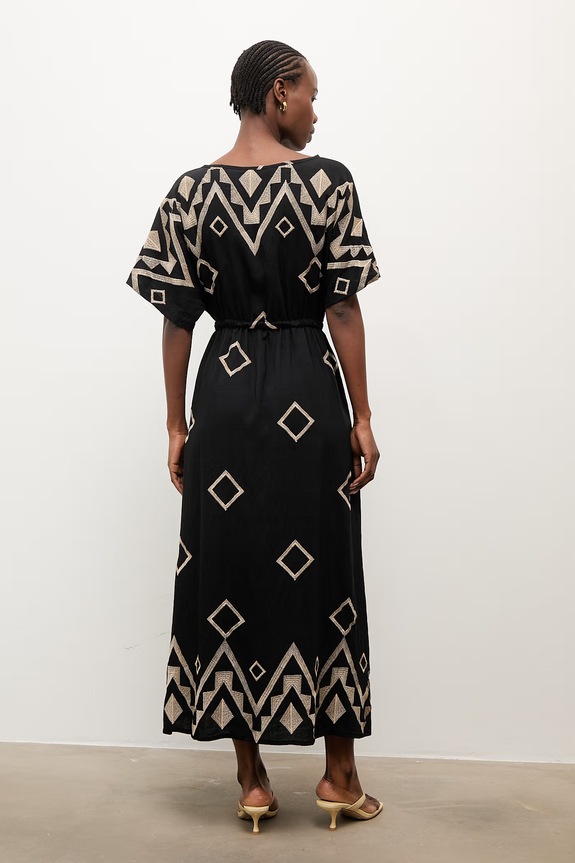 Ruházat Answear.LAB ruha viszkózzal PK2928.iak fekete