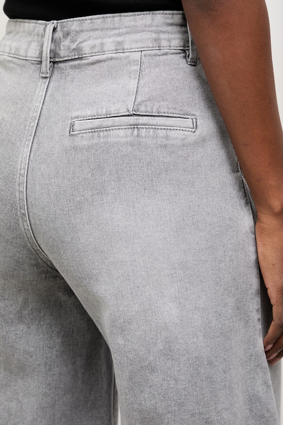 Τζιν σορτς Answear.LAB γκρί HM6738.3.fos