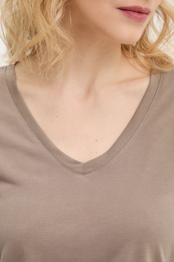 Answear.LAB t-shirt z modalem BTS1047.tos brązowy