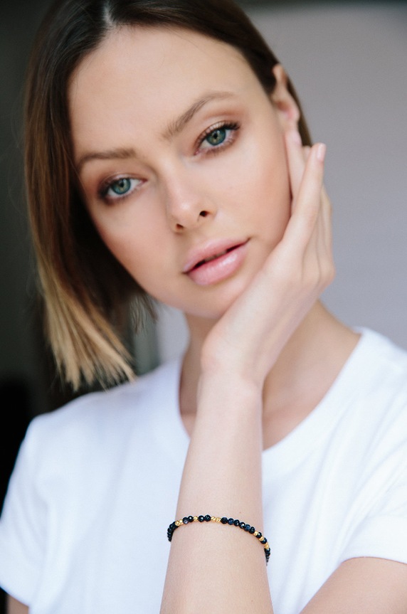 ANIA KRUK természetes kövekkel díszített karkötő Summer SAKAN1310Z arany ZA00