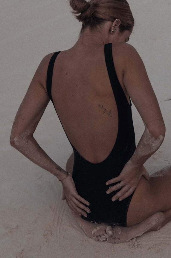 Muuv. jednodielne plavky dámske V SWIMSUIT mäkké čierna v.swimsuit.black