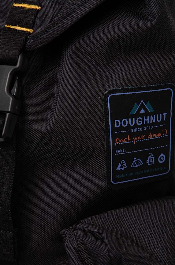 Batoh Doughnut Grounder Happy Camper černá D394HA.0003