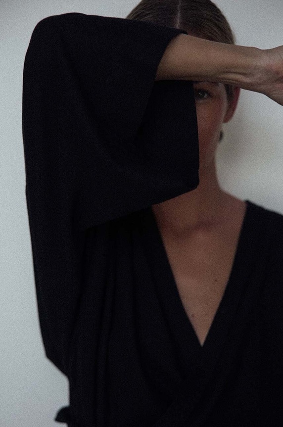Φόρεμα από λινό μείγμα MUUV. MAISON MAHALI suk.kimono.MAISONMAHALI μαύρο ZS24