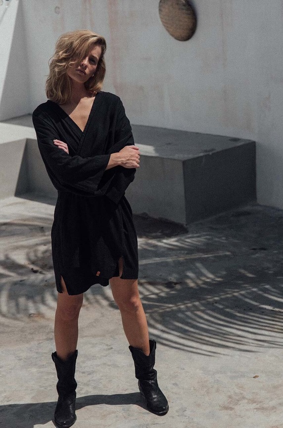 Φόρεμα από λινό μείγμα MUUV. MAISON MAHALI suk.kimono.MAISONMAHALI