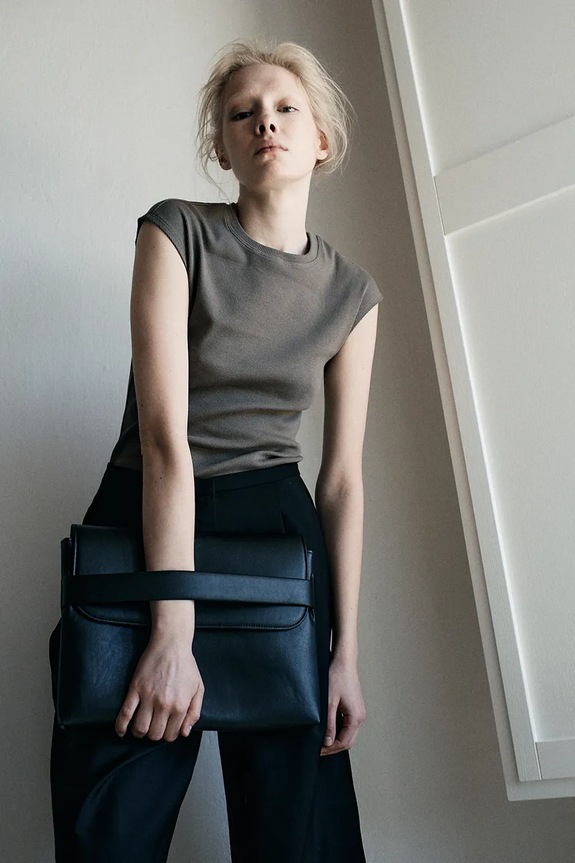 Torba MUUV. torba.UN.PEU crna