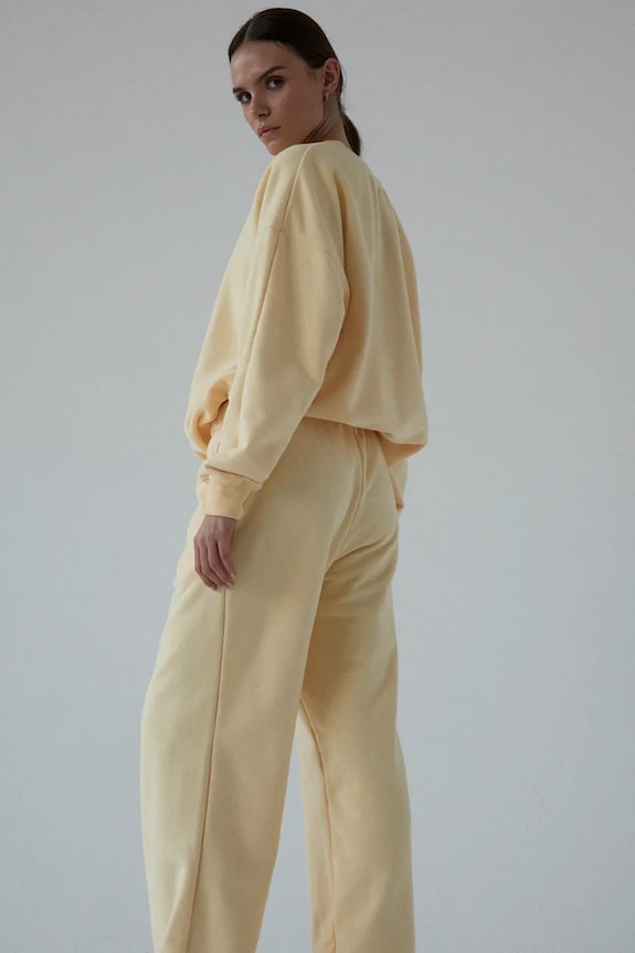 Îmbrăcăminte Muuv. pantaloni de trening pentru femei, cu bumbac LE PUMP sp.dres.pr.nog.LEPUMP galben