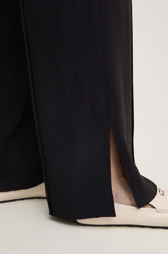 Liviana Conti pantaloni F4WS46 negru