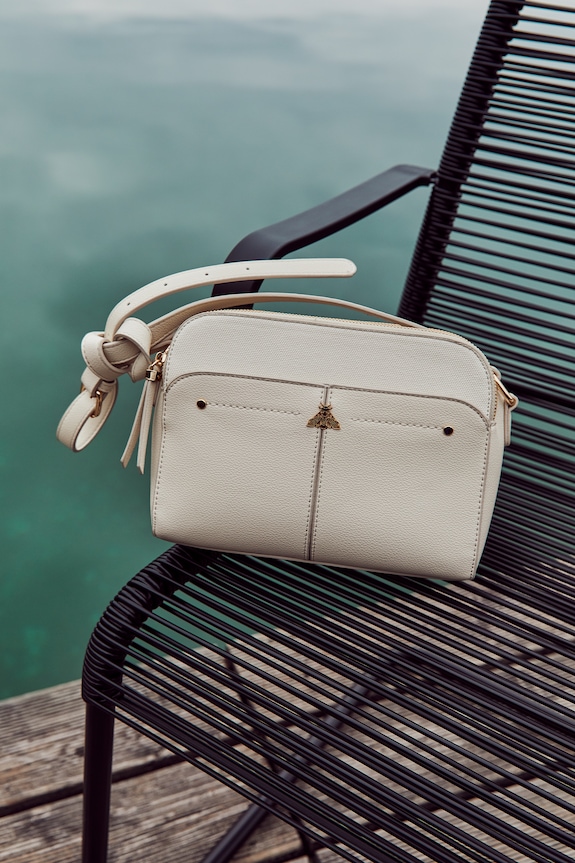 COASTAL ELEGANCE