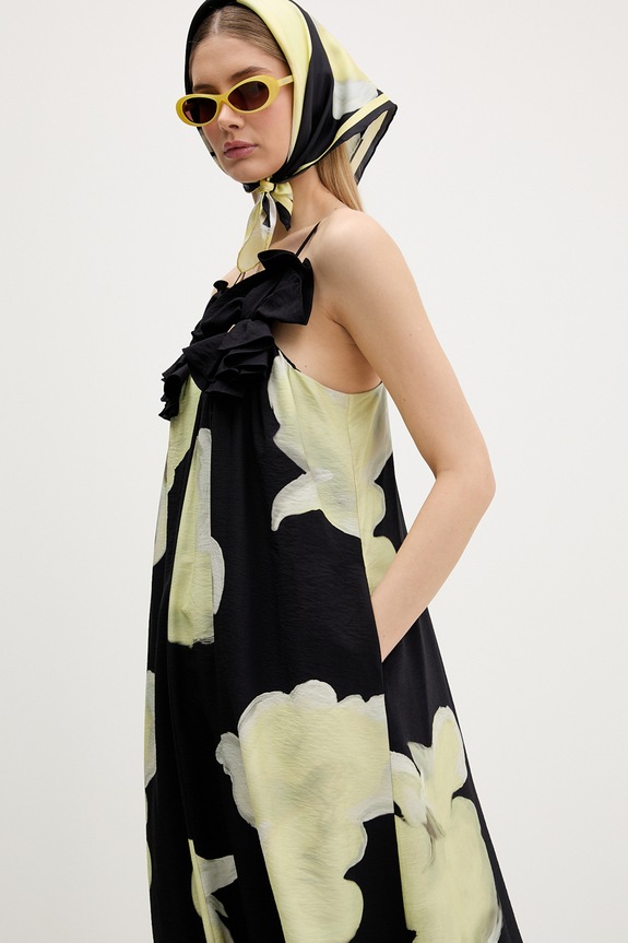 Floral Noir