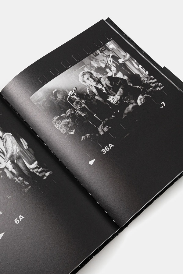 Книга ACC Art Books Sex Pistols: The End is Near by Kevin Cummins, English фото 3