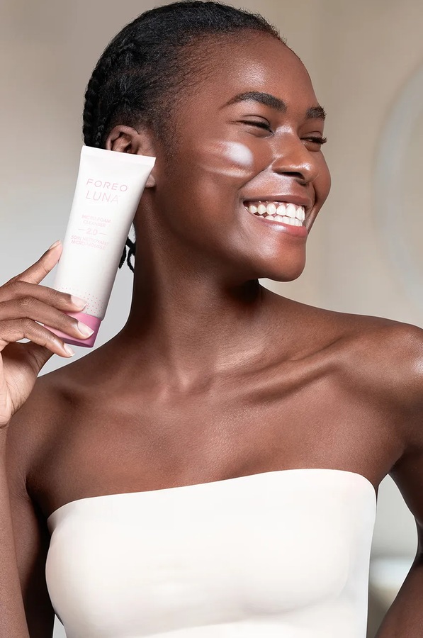 Живильна пінка для очищення обличчя FOREO LUNA Micro-Foam Cleanser 2.0 100ml GL фото 3