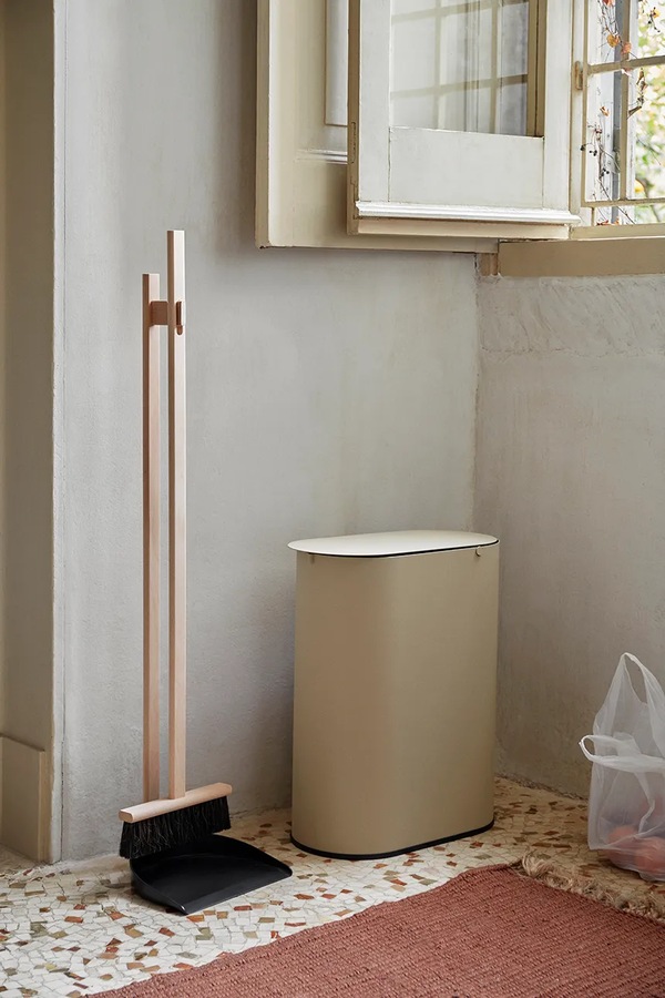 Смітник Ferm Living Enkel Bin 19 L колір бежевий фото 4