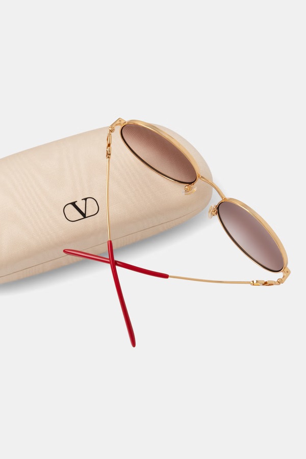 Сонцезахисні окуляри жіночі Valentino Eyewear колір золотий фото 4