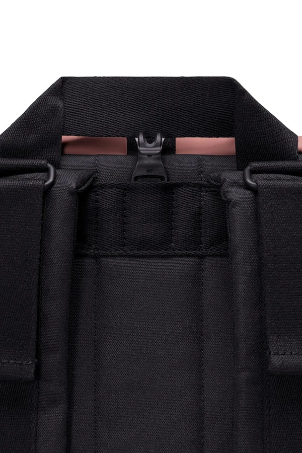 Міський рюкзак з кріпленням на багажник Ucon Acrobatics Lotus Infinity Dark Rose 16 L колір рожевий фото 4