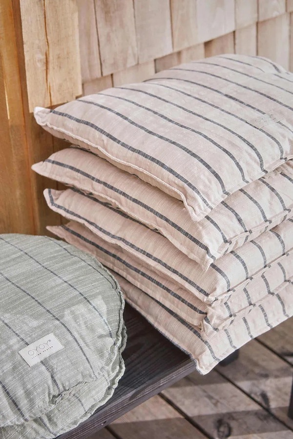 Декоративна подушка OYOY Outdoor Kyoto 42 x 42 x 8,5 cm колір бежевий фото 2