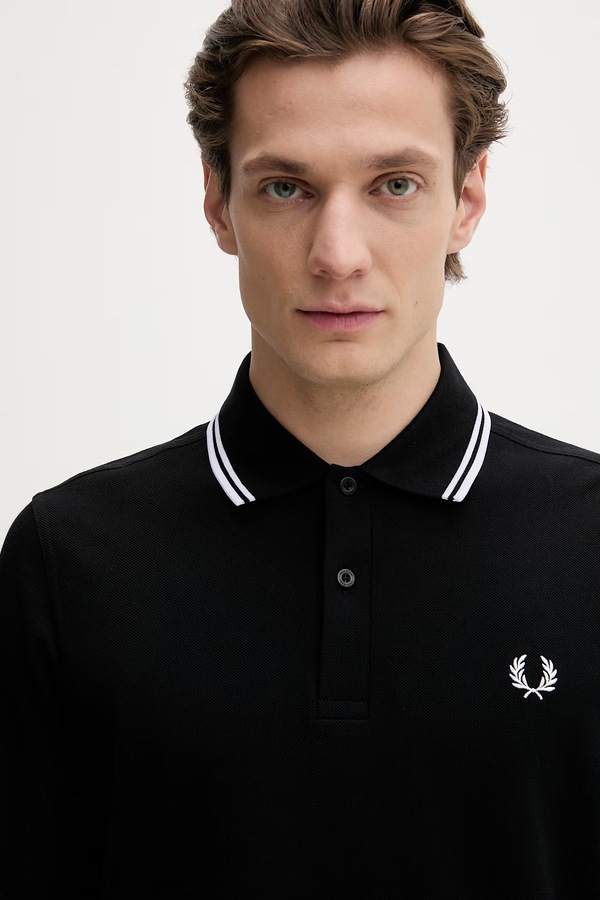 Бавовняний лонгслів Fred Perry колір чорний фото 4
