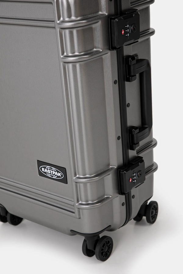 Валіза Eastpak Resist'R Case S 55,5x35,5x23 см колір срібний фото 4