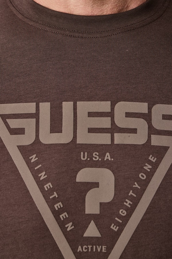 Футболка чоловіча бавовняна Guess AZHA колір коричневий фото 4