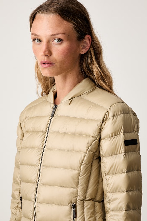Пухова куртка жіноча Armani Exchange колір блакитний фото 4