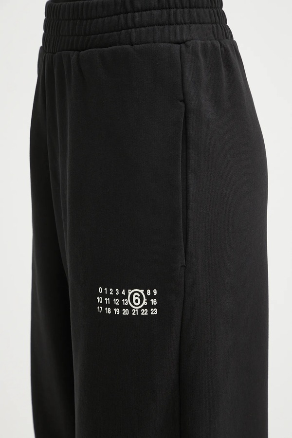 Бавовняні спортивні штани MM6 Maison Margiela колір чорний фото 4