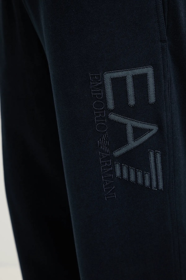 Бавовняні спортивні штани EA7 Emporio Armani колір синій фото 4