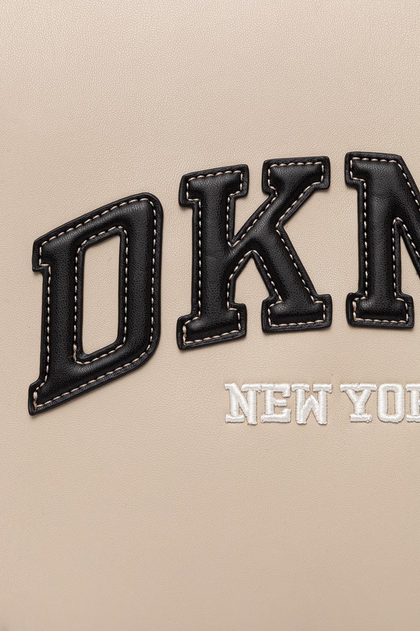 Сумочка жіноча зі штучної шкіри DKNY колір бежевий фото 4