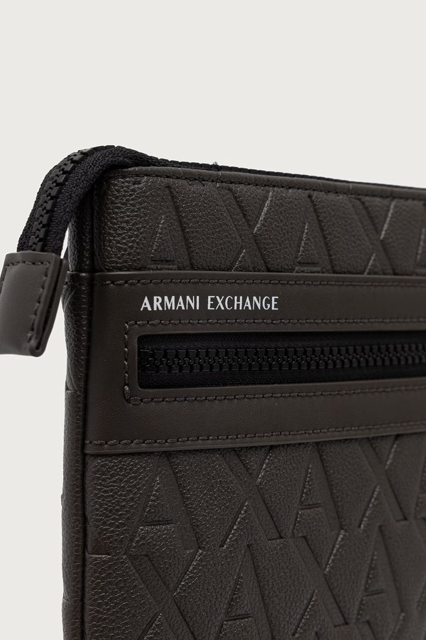 Сумка чоловіча Armani Exchange колір коричневий фото 4