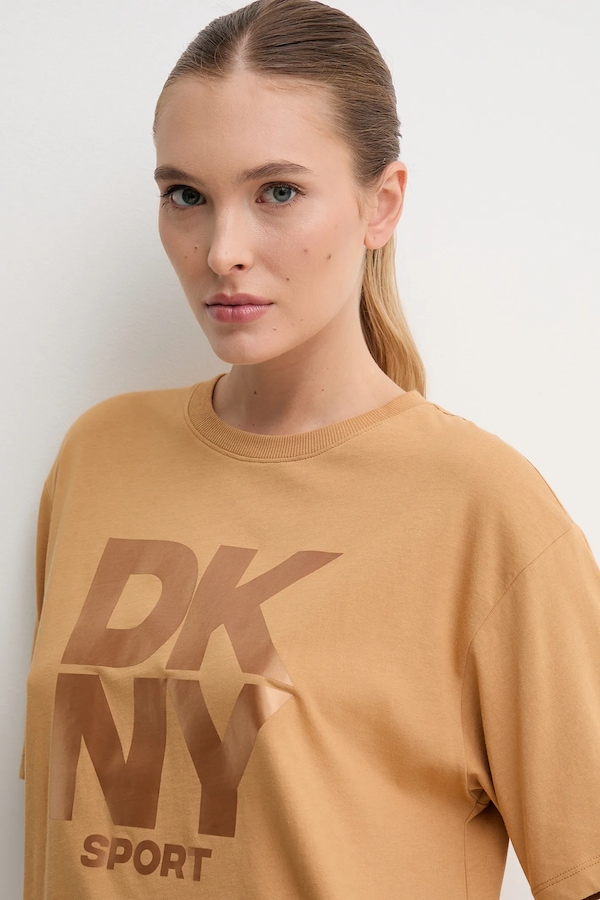 Бавовняна футболка DKNY колір коричневий фото 4
