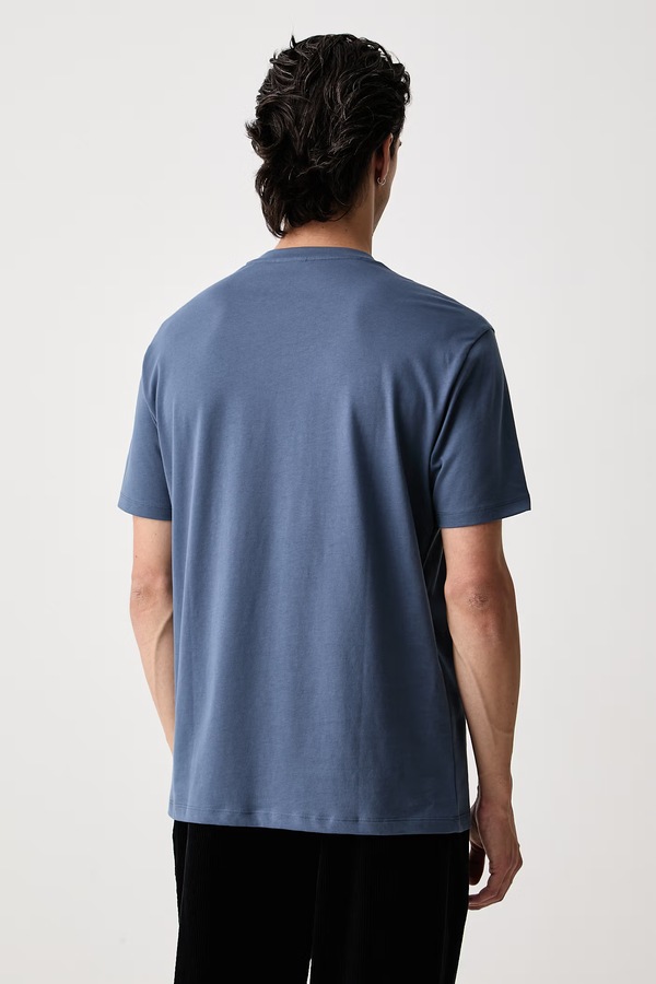 Футболка basic мужская хлопковая Armani Exchange цвет голубой фото 2
