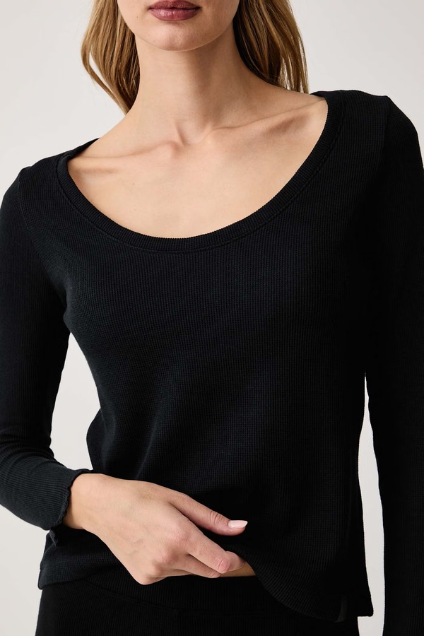 Піжамний лонгслів жіночий з модалем BOSS Cosy Waffle_LS-Shirt колір чорний фото 4