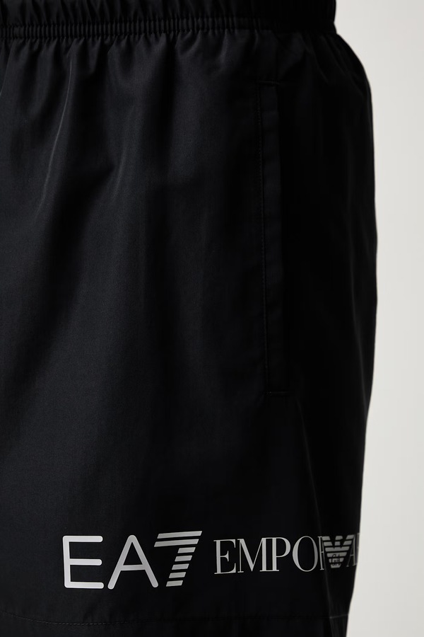 Шорти для купання чоловічі EA7 Emporio Armani колір чорний фото 4